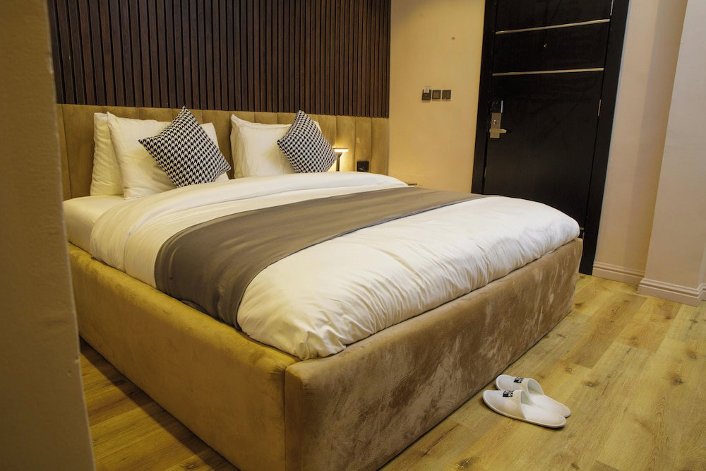 Mr Bay Hotel, Nigeria