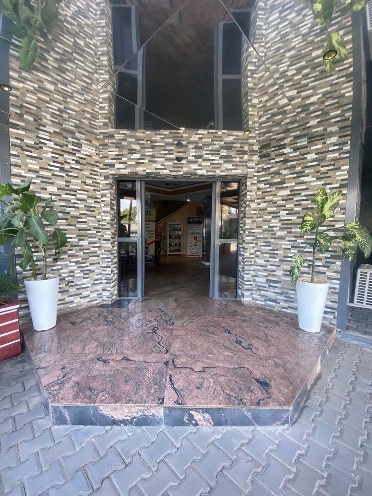 Vatan & Santiago Resort, Nigeria