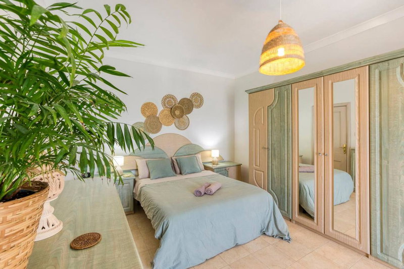 Lovely apartment next to the beach, St Paul's Bay, Malta