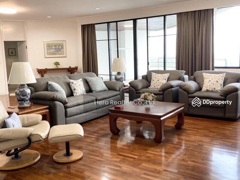 Royal River Place, Bangkok, Thailand