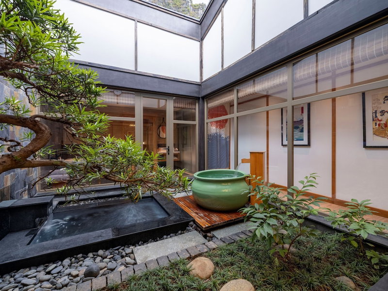 Yoko Onsen Quang Hanh, Cam Pha, Vietnam