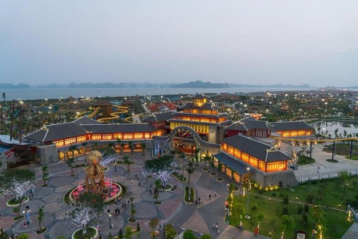 Central Halong Hotel, Ha Long, Vietnam