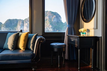 Rosy Cruises, Hạ Long, Việt Nam