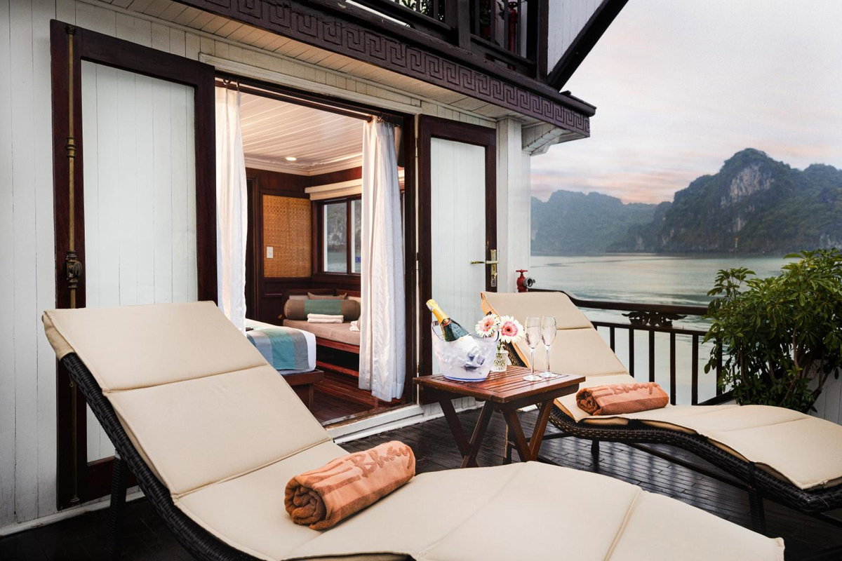 Отель · Bhaya Halong Cruises, Ha Long
