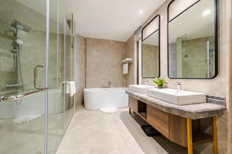 Muong Thanh Luxury Ha Long Centre Hotel, Ha Long, Vietnam