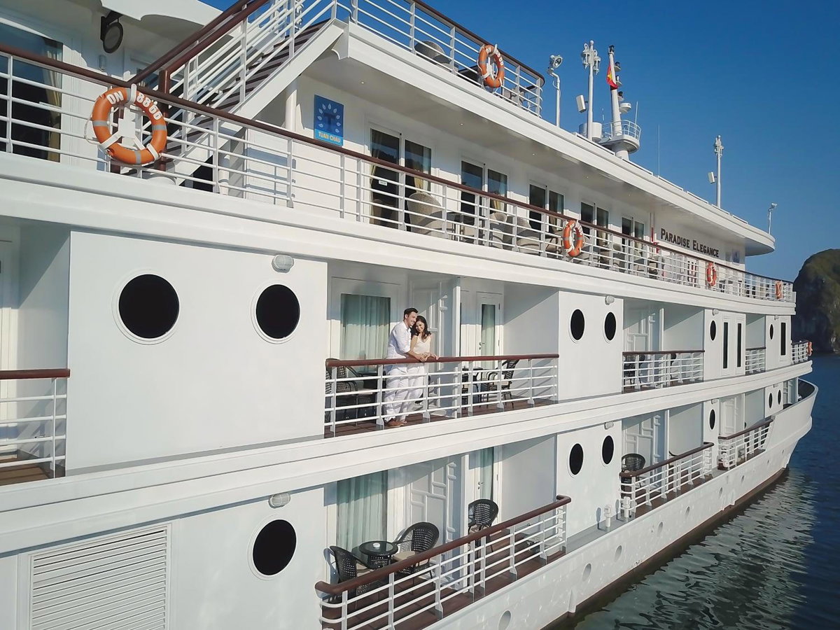 Hotel · Paradise Elegance Cruise Halong, Ha Long