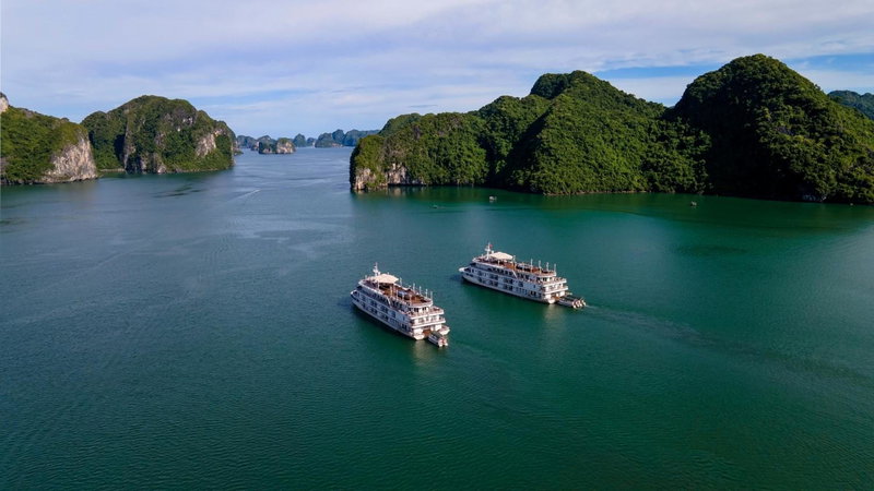 Paradise Elegance Cruise Halong, Ha Long, Vietnam