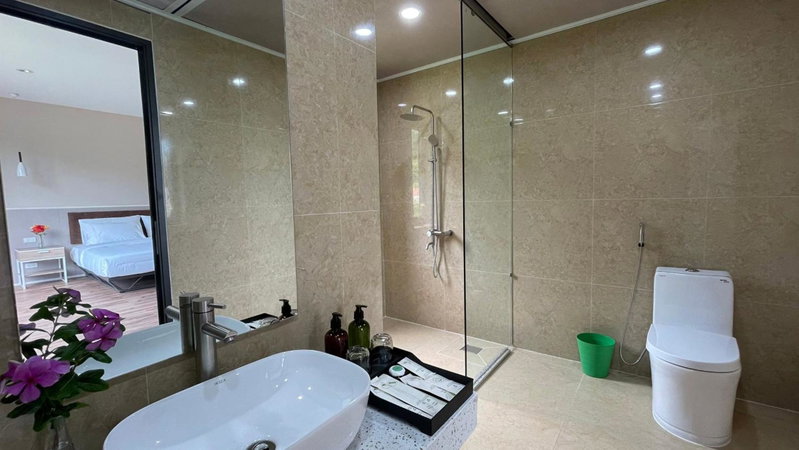 Phoenix Minh Châu Hotel, Quang Ninh, Vietnam