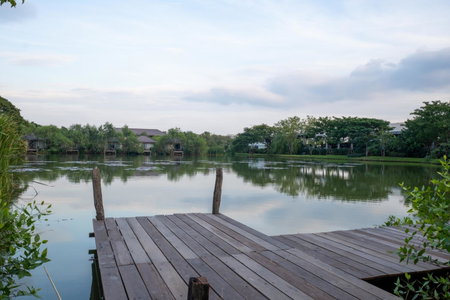 Ploen Pirom, Lat Krabang, Таиланд