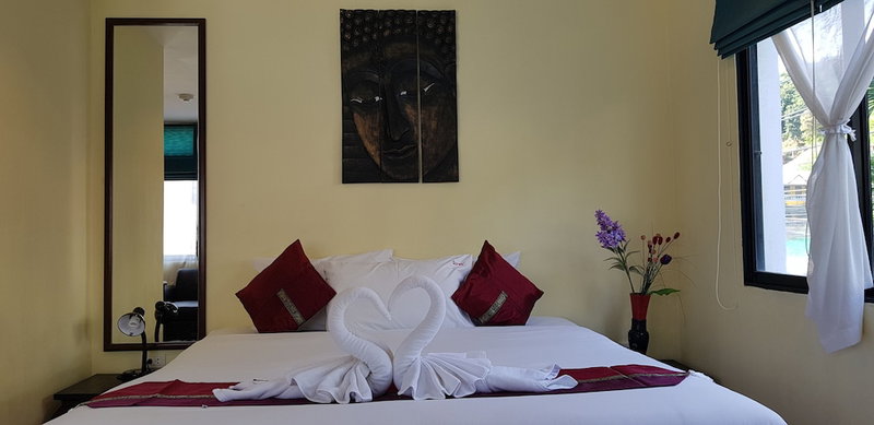 Karon Beach Pool Hotel, Ban Chalong, ประเทศไทย