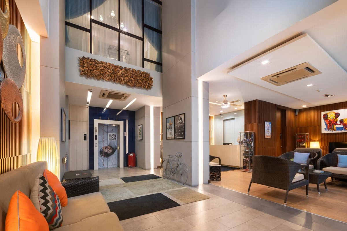 Hotel · iCheck inn Gems Center Silom, Makkasan