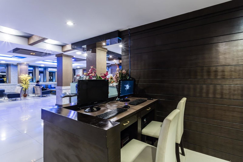 7Q Patong Beach Hotel, คาทุ, ประเทศไทย