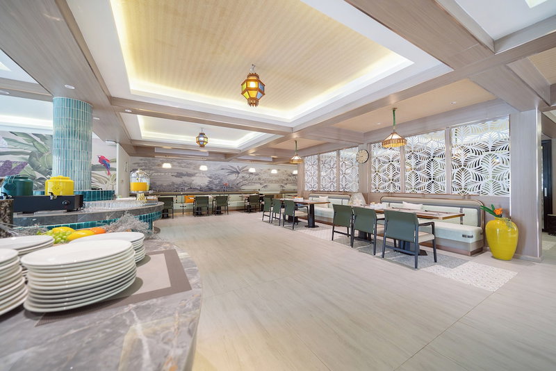 Howard Johnson by Wyndham Phuket Naiyang, คาทุ, ประเทศไทย