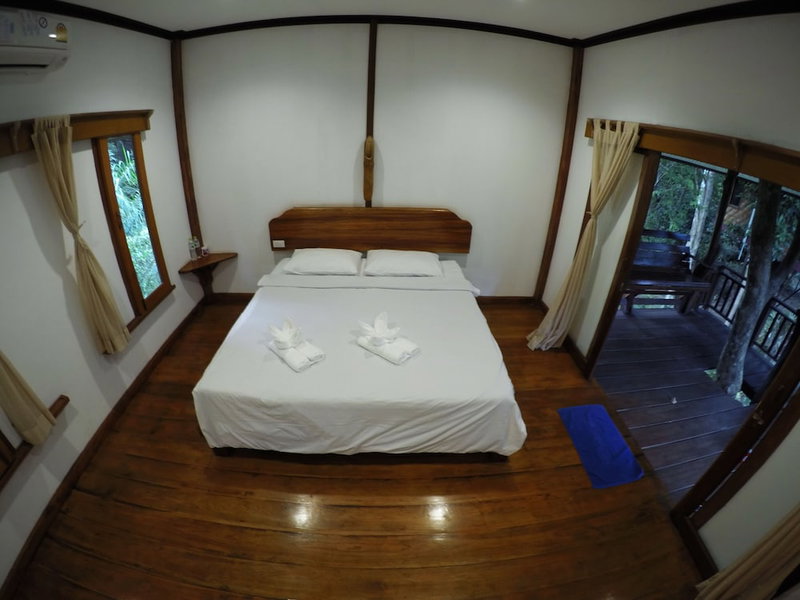 Baan Khao Sok Resort, Phanom, ประเทศไทย
