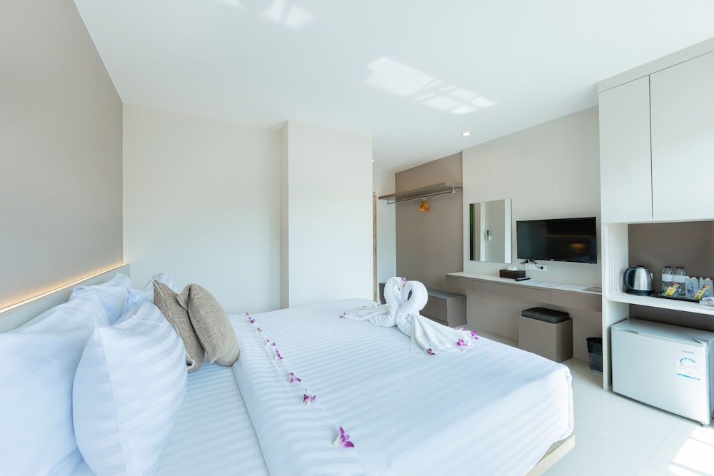 โรงแรม · La Vista Patong Hotel, คาทุ