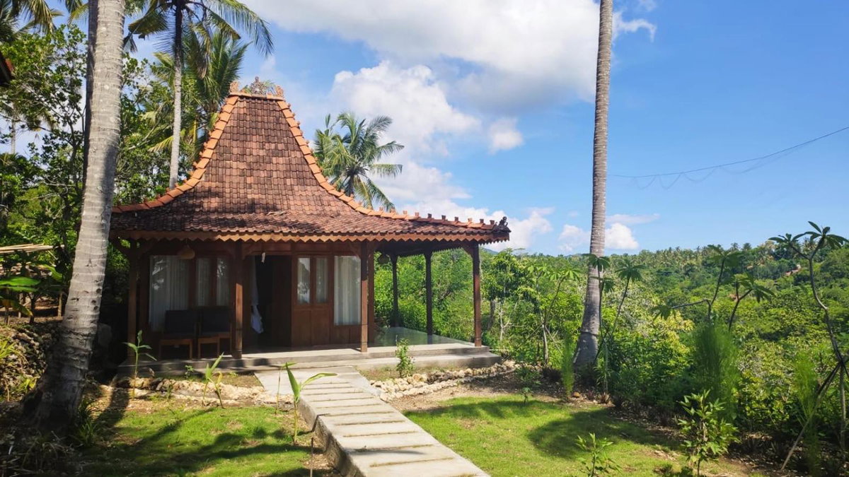 Tanah Damai Hotel, Indonesia