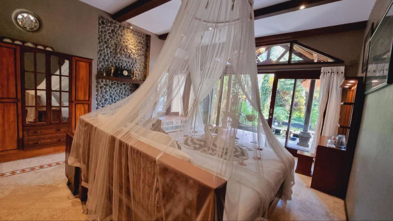 Avalon Ubud Castle & SPA, Ubud, Indonesia