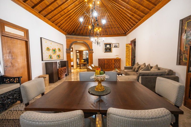 Puri Kantor Legacy - Heritage Palace, Ubud, Индонезия