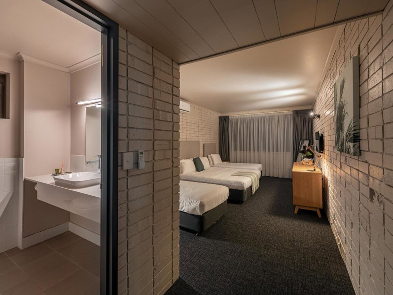 Palms Hotel, Greenacre, Australia