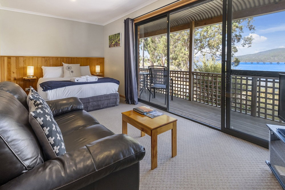 Hotel · Driftwood Cottages, Dover