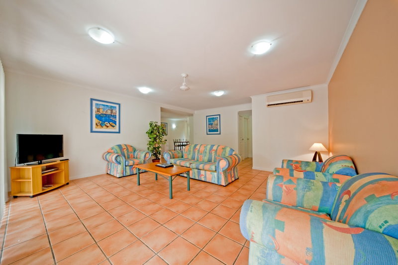 at Beach Court Holiday Villas, Cannonvale, Australien