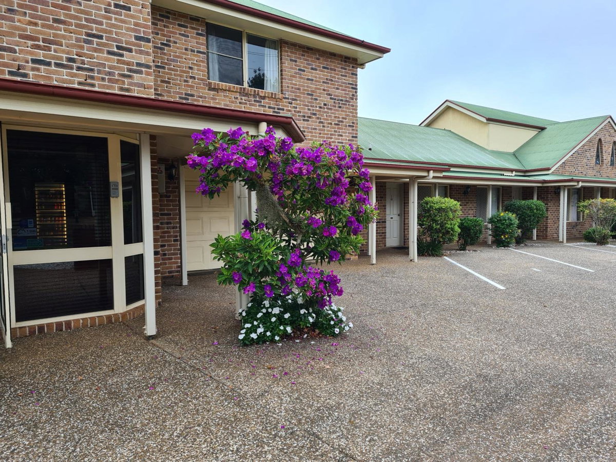Country Gardens Motor Inn, Australia