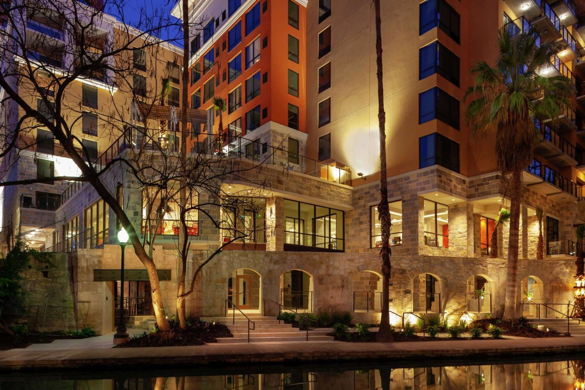 Hotel · Hampton Inn & Suites on the San Antonio Riverwalk, San Antonio
