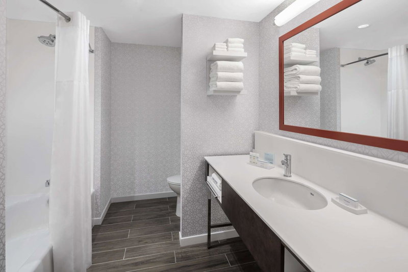 Hampton Inn Boston Woburn, Stoneham, United States