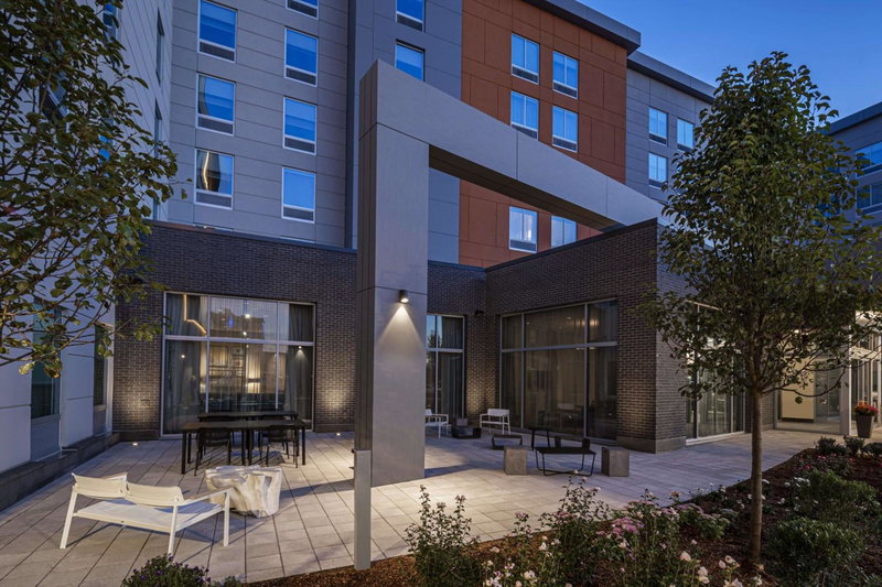 Hampton Inn Boston Woburn, Stoneham, United States