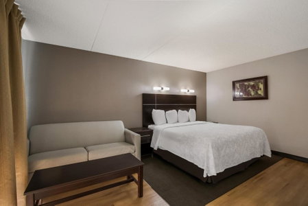 Red Roof Inn PLUS+ & Suites Knoxville West - Cedar Bluff, Knoxville, États-Unis