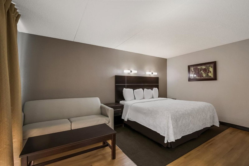 Red Roof Inn PLUS+ & Suites Knoxville West - Cedar Bluff, Knoxville, États-Unis