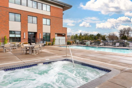 Best Western Premier Boulder Falls Inn, Lebanon, United States