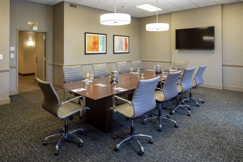 DoubleTree by Hilton Pittsburgh-Green Tree, Pittsburgh, United States