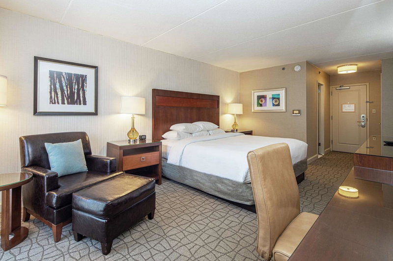 DoubleTree by Hilton Pittsburgh-Green Tree, Pittsburgh, United States