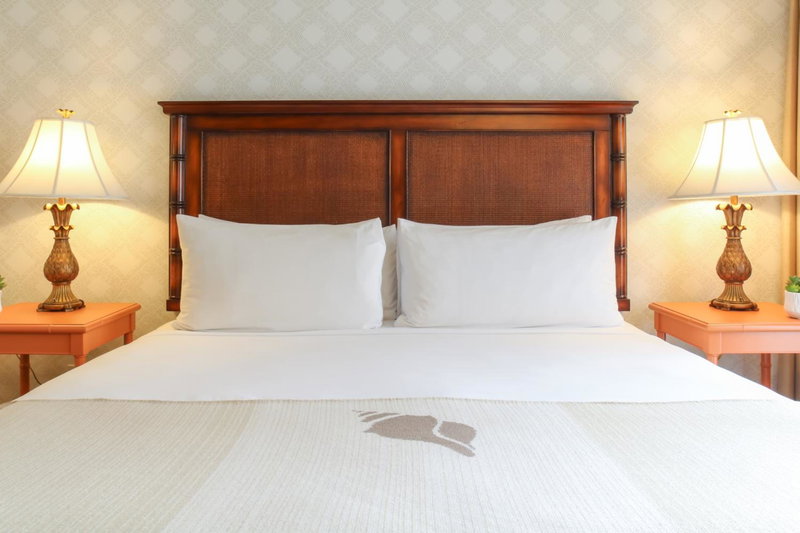 Oxford Suites Pismo Beach, Arroyo Grande, United States