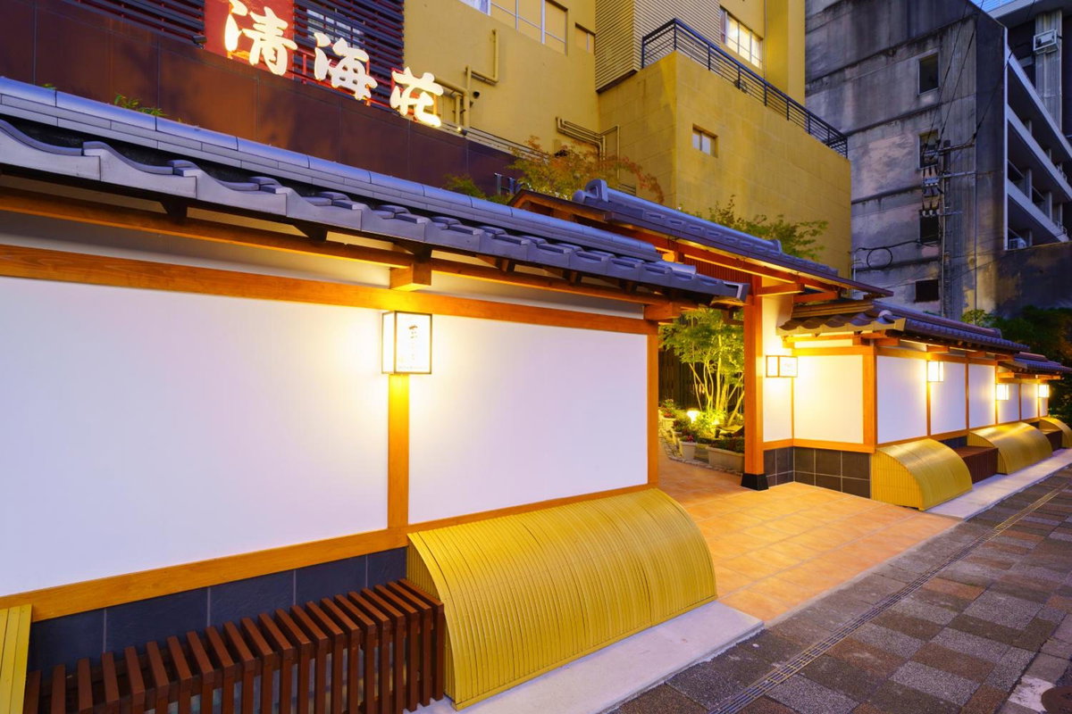 Tenku Yubo Seikaiso, Japan