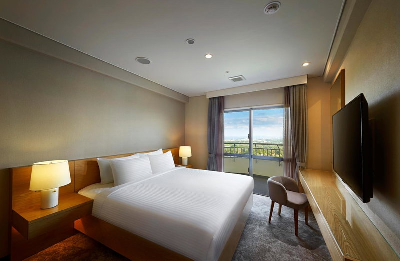 ANA Crowne Plaza Resort Okinawa Uruma Hills By IHG, Ishikawa, Japan