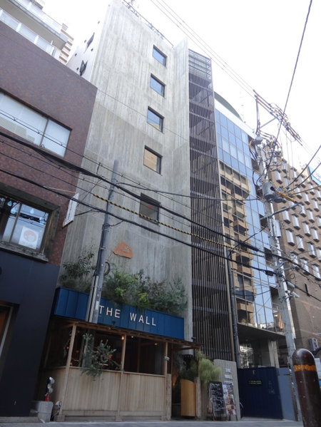 The Wall Hotel, Osaka, Japón