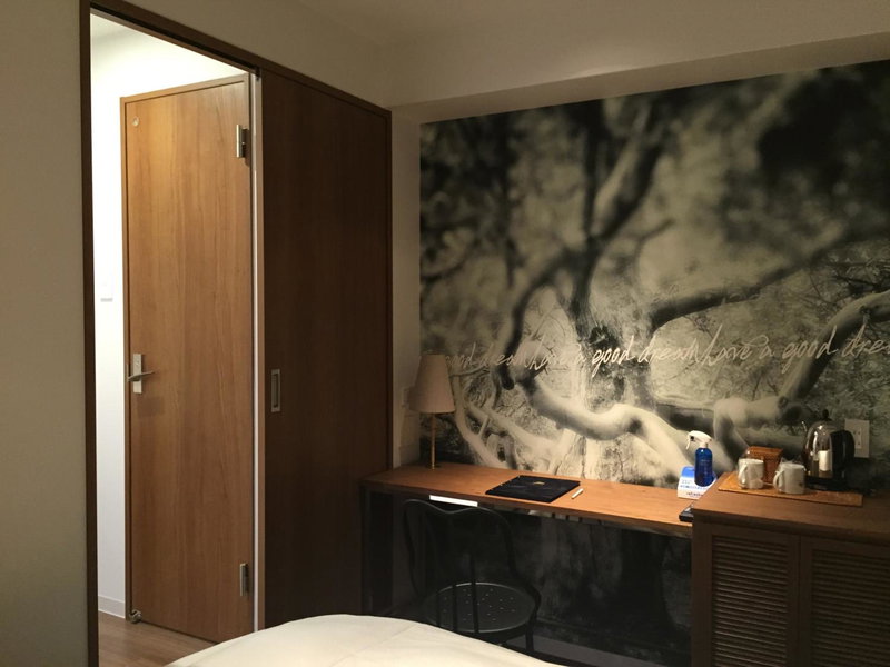 The Wall Hotel, Osaka, Japón