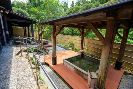 Jomon no Yado Manten, Yakushima, Japón
