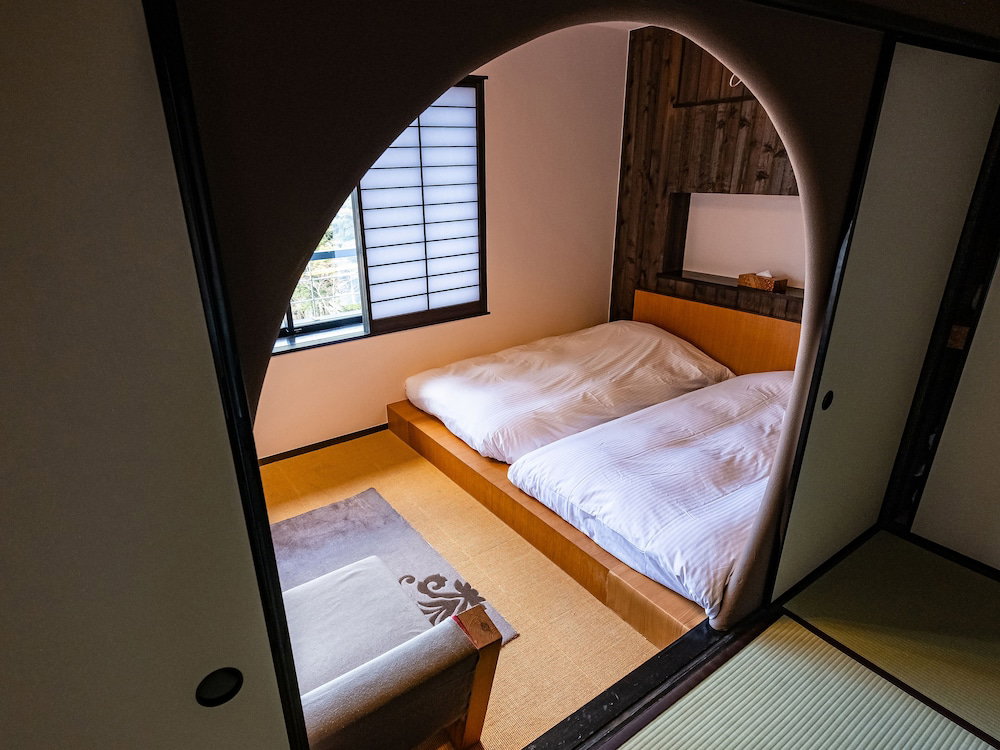 Nagomi no Yado Hanagokoro, Japan