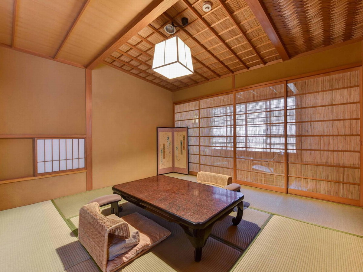 Yamatoya Besso, Japan