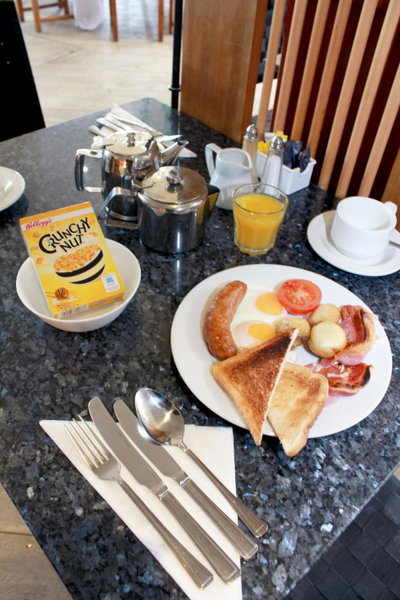 Gomersal Park Hotel & Bazaar Spa, Cleckheaton, Великобритания