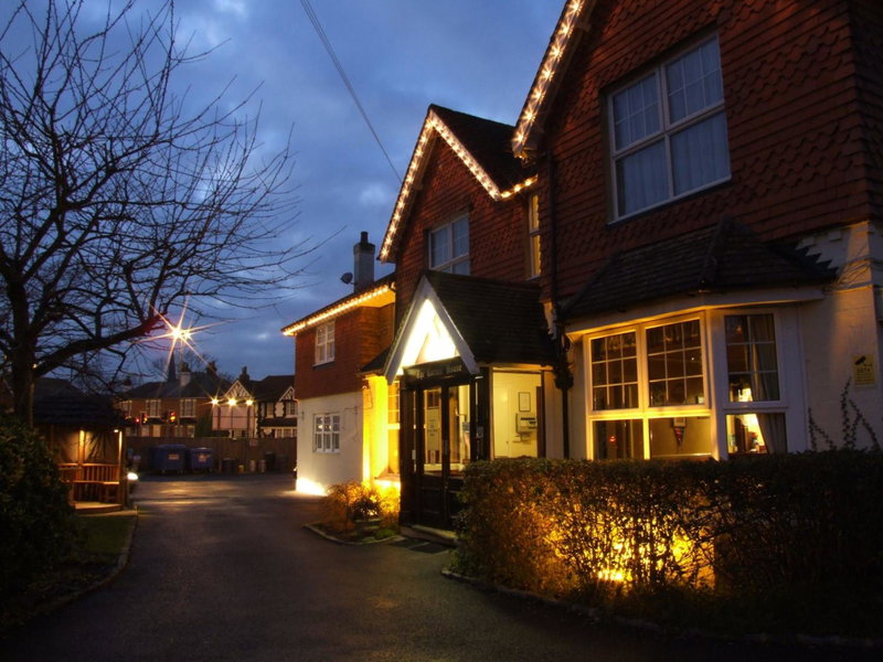 The Corner House Hotel, Horley, Великобритания