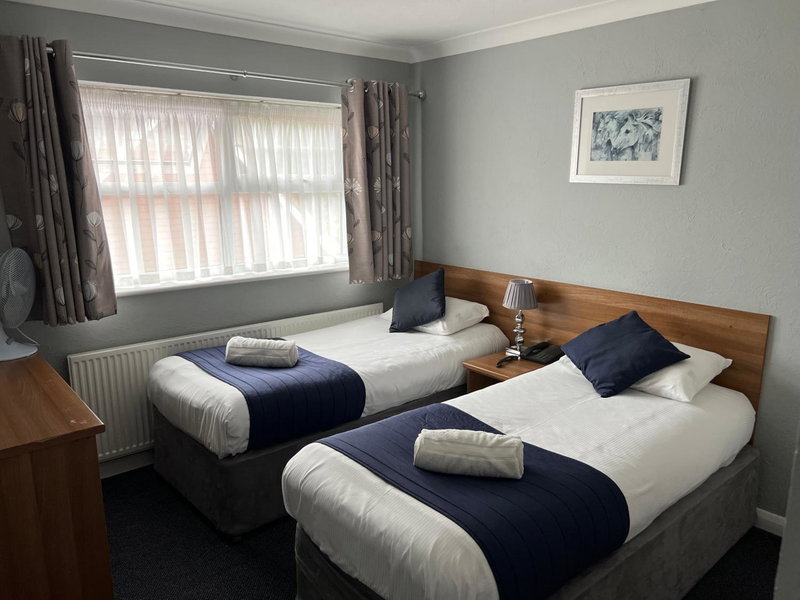 The Corner House Hotel, Horley, Великобритания