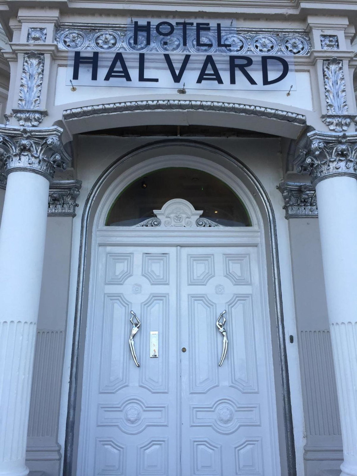 Hotel · Halvard Hotel, Douglas