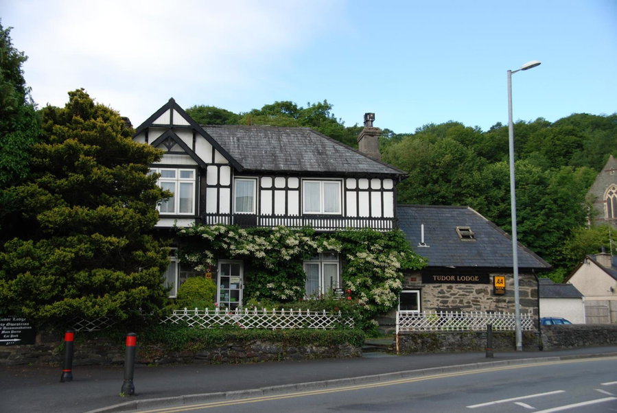 Tudor Lodge, Porthmadog, Великобритания