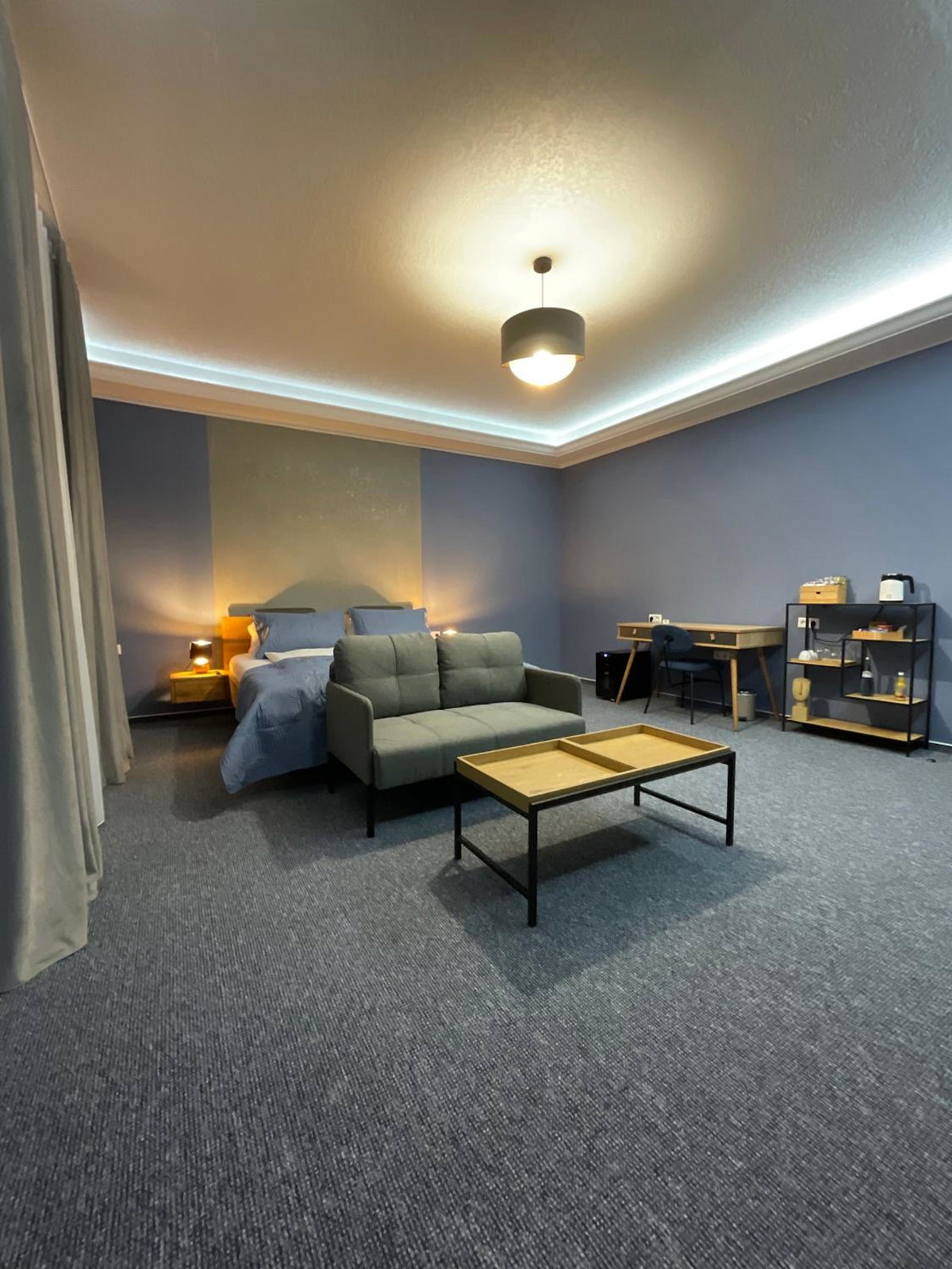 Отель · Hotel Residenz Luxury - Outletcity - Parken - Klima - 24h Check-In, Metzingen