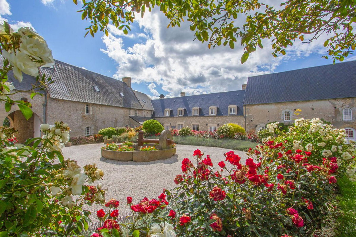 Hotel · Ferme de la Rançonnière - Hôtel & Restaurant, Bayeux