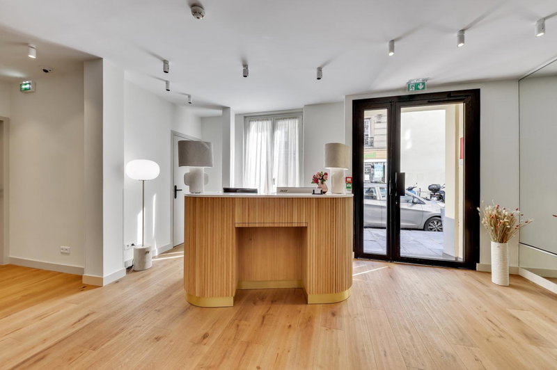 Hôtel Alexandrine Opera, Clichy, France